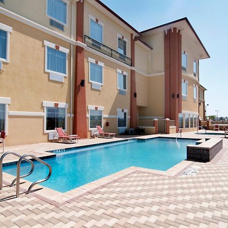 Super 8 By Wyndham Hidalgo At La Plaza Mall & Mcallen Airport Экстерьер фото
