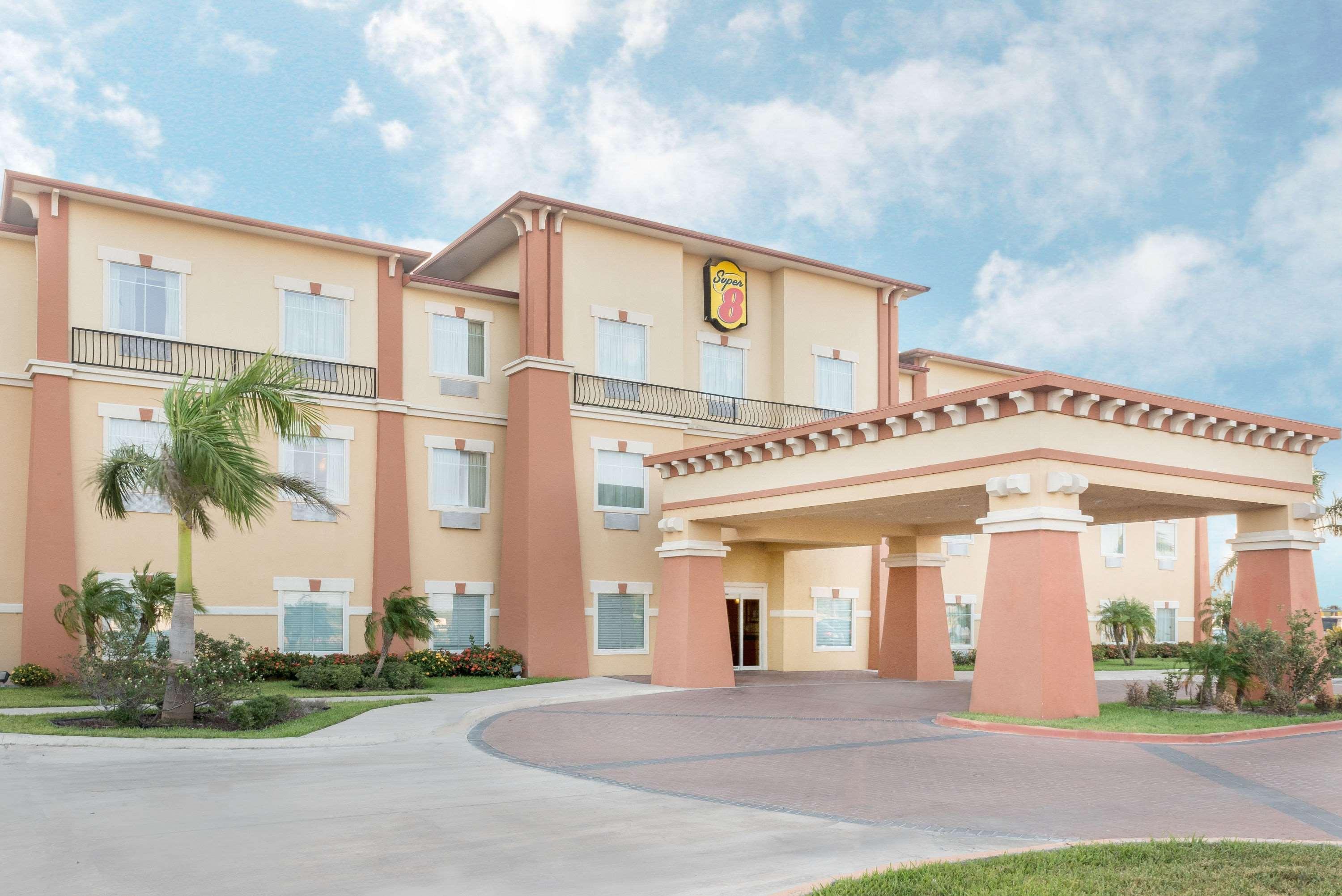 Super 8 By Wyndham Hidalgo At La Plaza Mall & Mcallen Airport Экстерьер фото