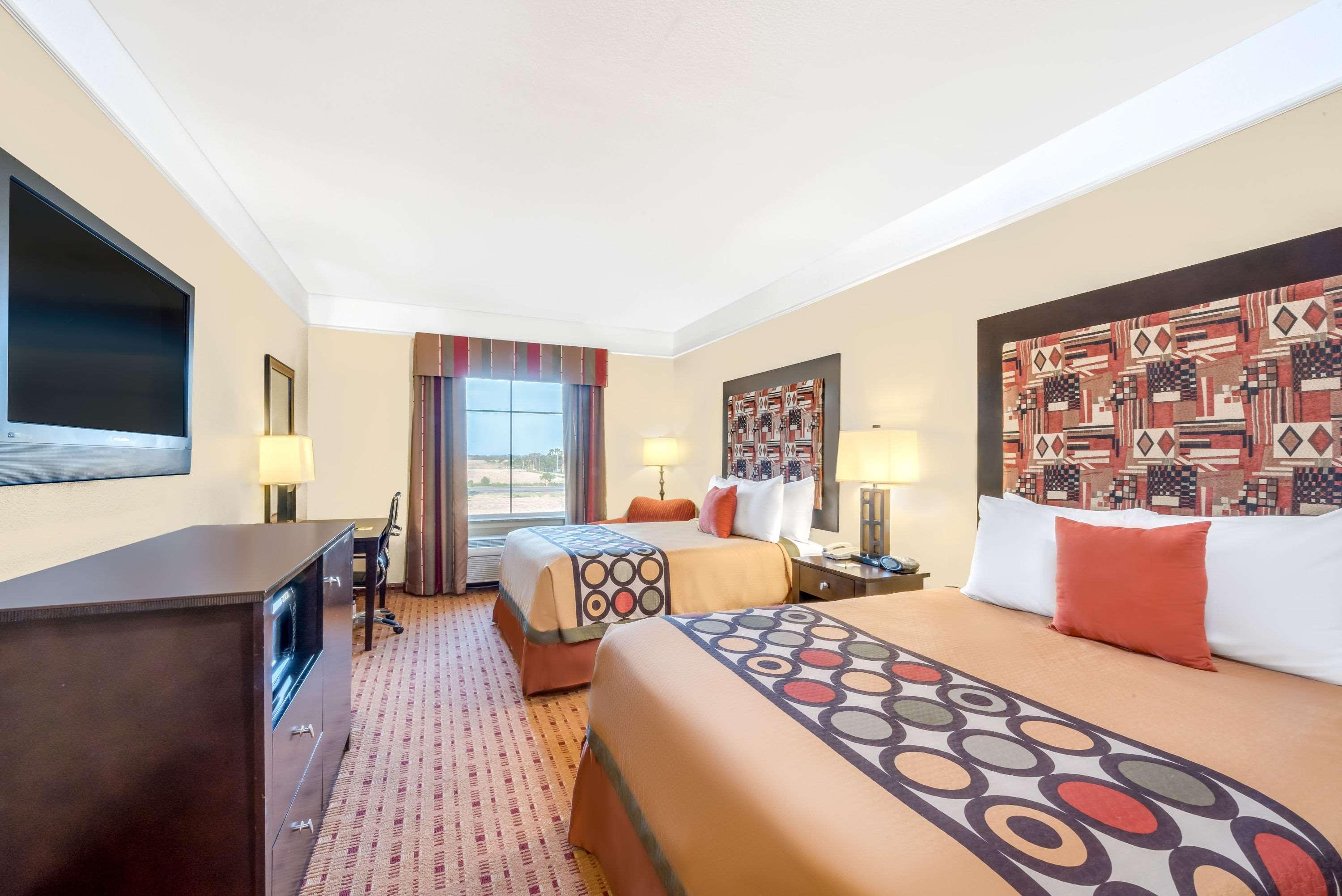 Super 8 By Wyndham Hidalgo At La Plaza Mall & Mcallen Airport Экстерьер фото