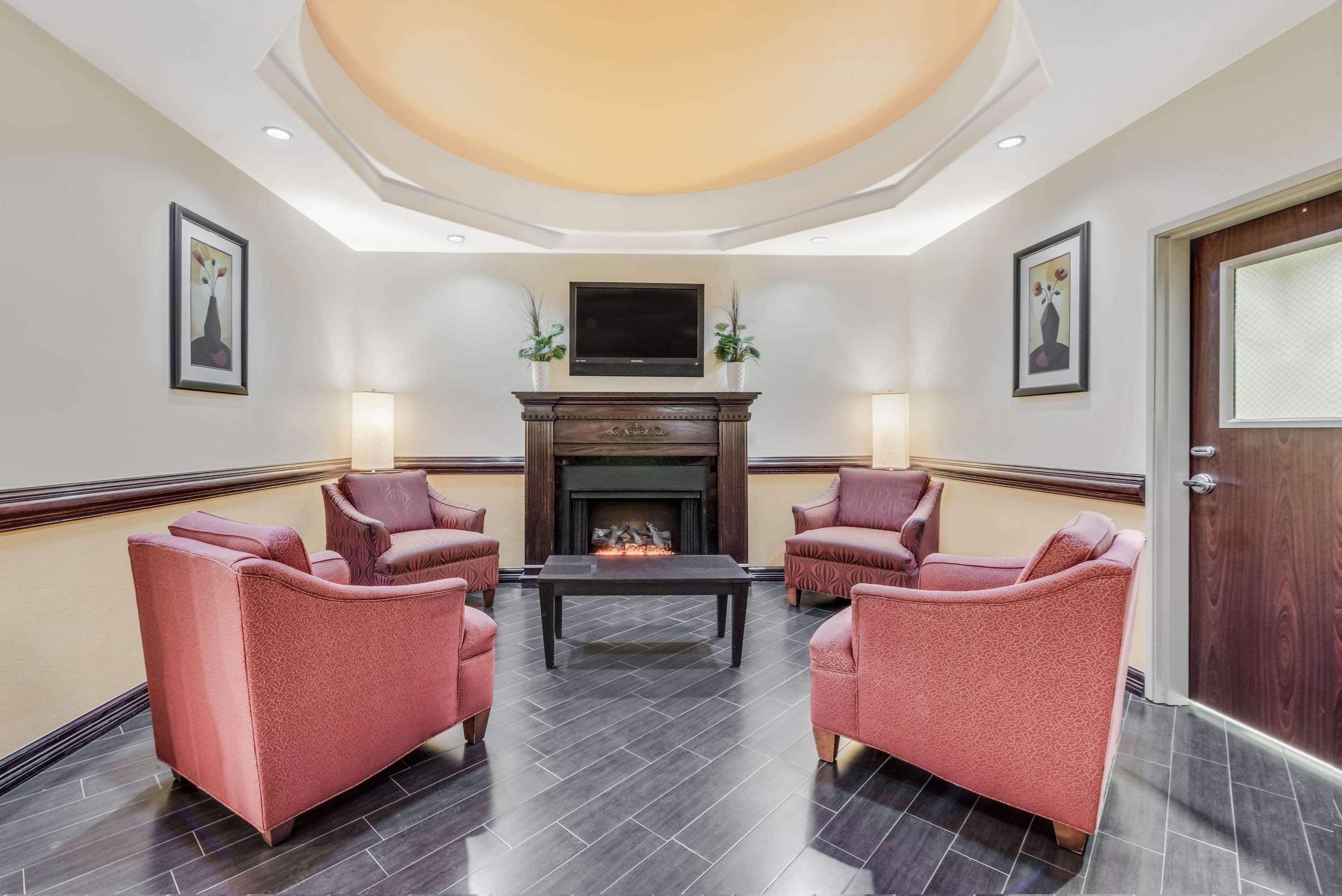 Super 8 By Wyndham Hidalgo At La Plaza Mall & Mcallen Airport Экстерьер фото