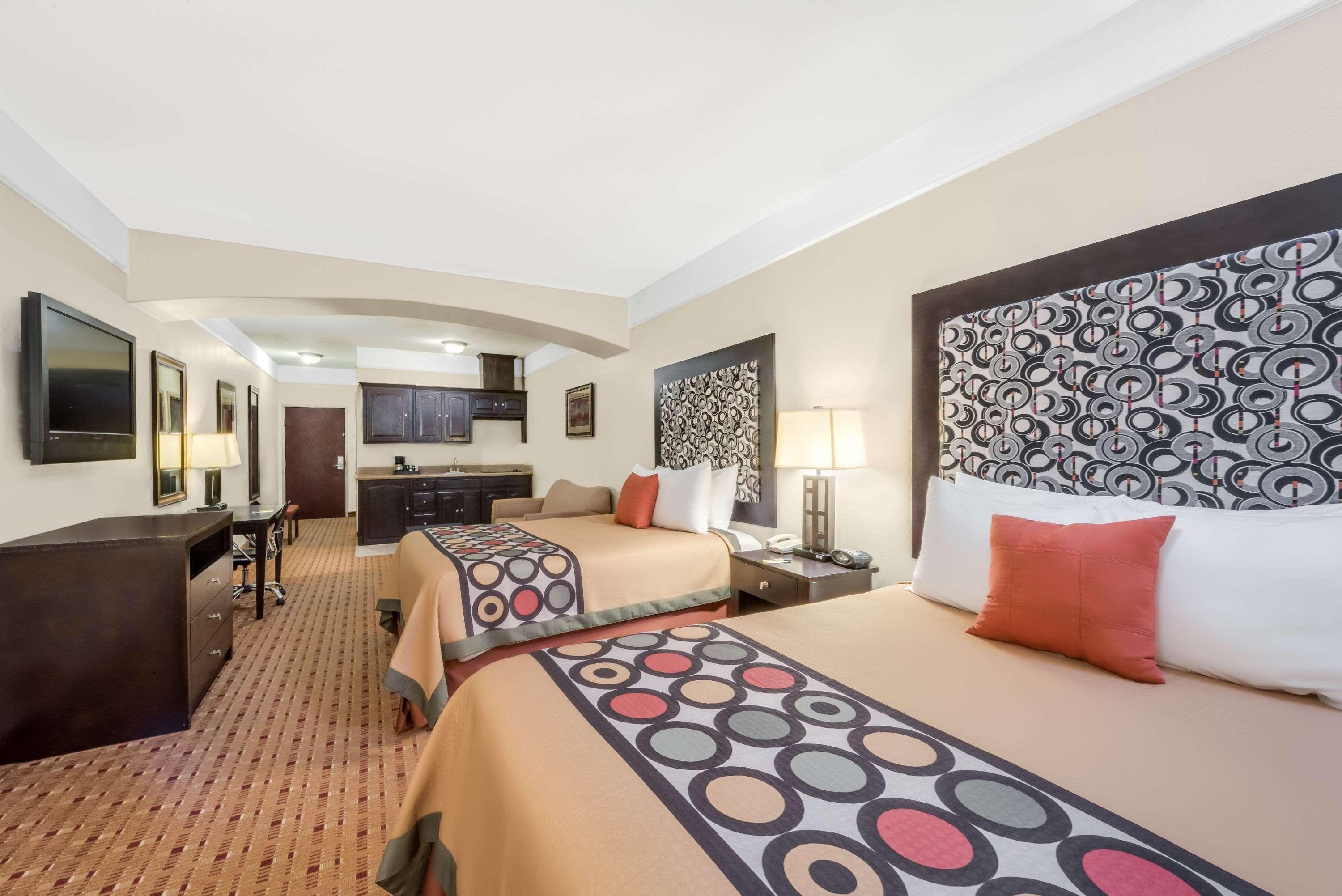 Super 8 By Wyndham Hidalgo At La Plaza Mall & Mcallen Airport Экстерьер фото