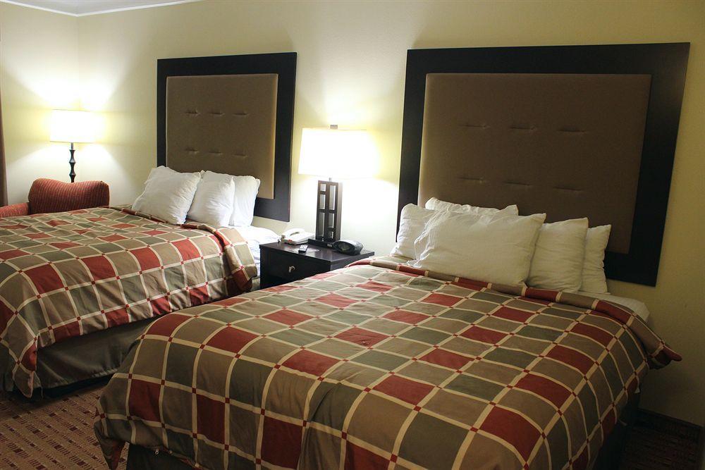 Super 8 By Wyndham Hidalgo At La Plaza Mall & Mcallen Airport Экстерьер фото