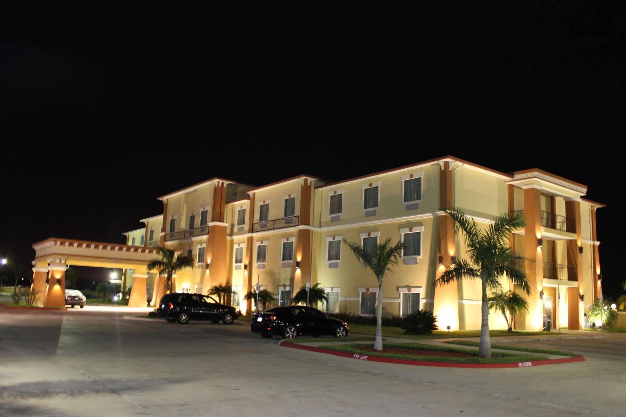 Super 8 By Wyndham Hidalgo At La Plaza Mall & Mcallen Airport Экстерьер фото