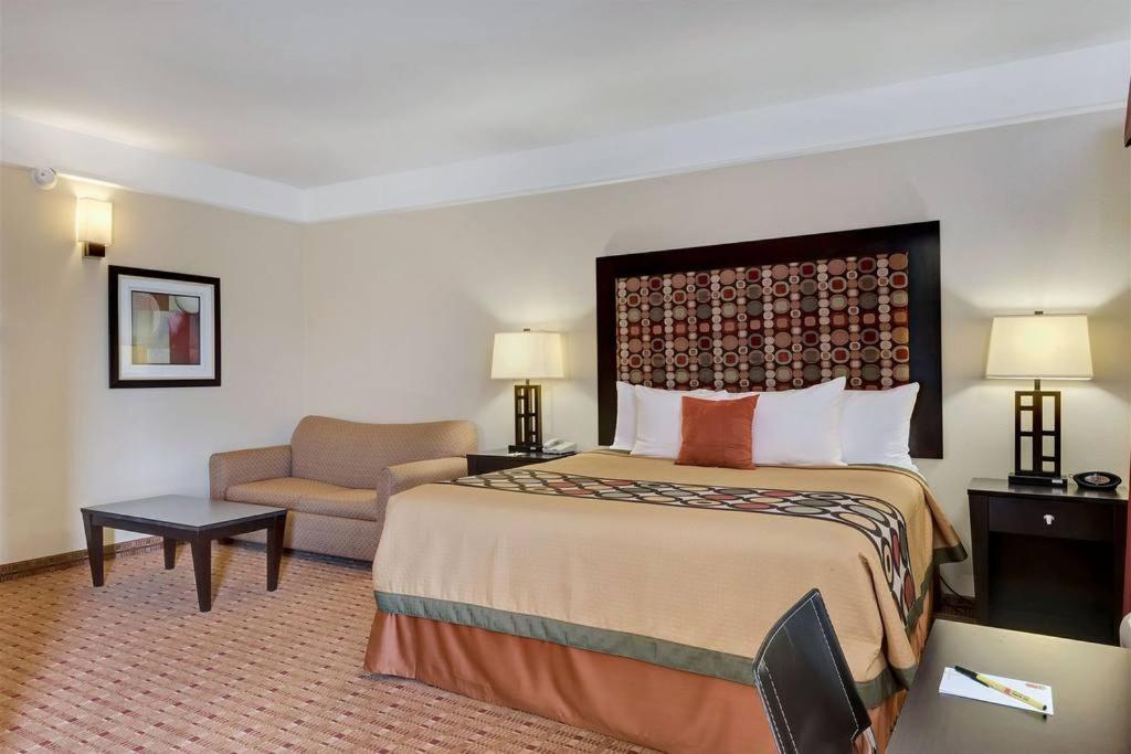 Super 8 By Wyndham Hidalgo At La Plaza Mall & Mcallen Airport Экстерьер фото