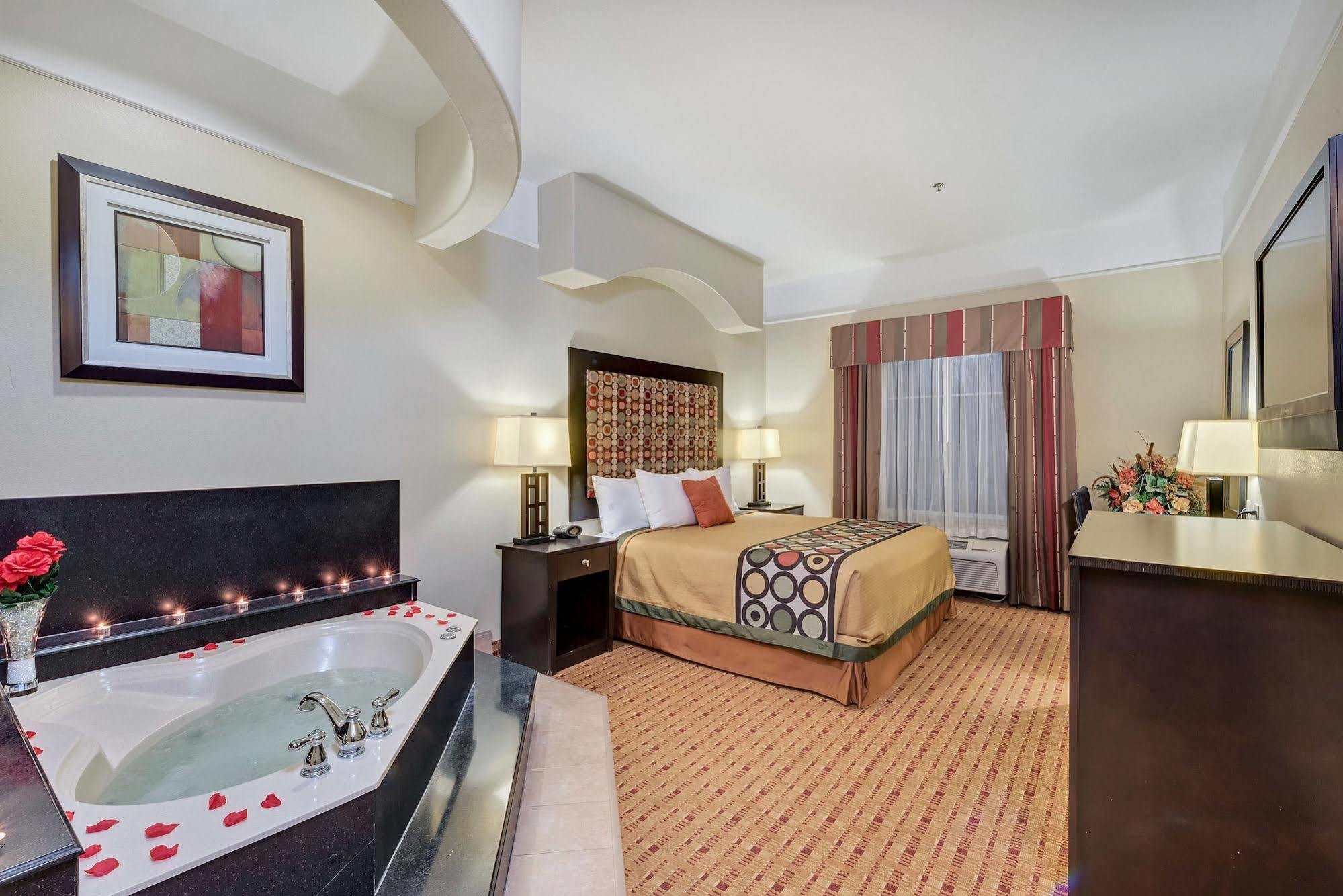 Super 8 By Wyndham Hidalgo At La Plaza Mall & Mcallen Airport Экстерьер фото